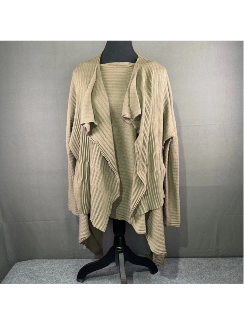 Ischiko Top Women 6 - 8 US (1) Cardigan Tank Top Set Lagenlook Light Olive Green